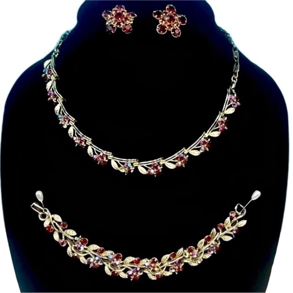 Vintage Lisner Ruby Red Swarovski Crystal Necklace Bracelet Brooch Set
